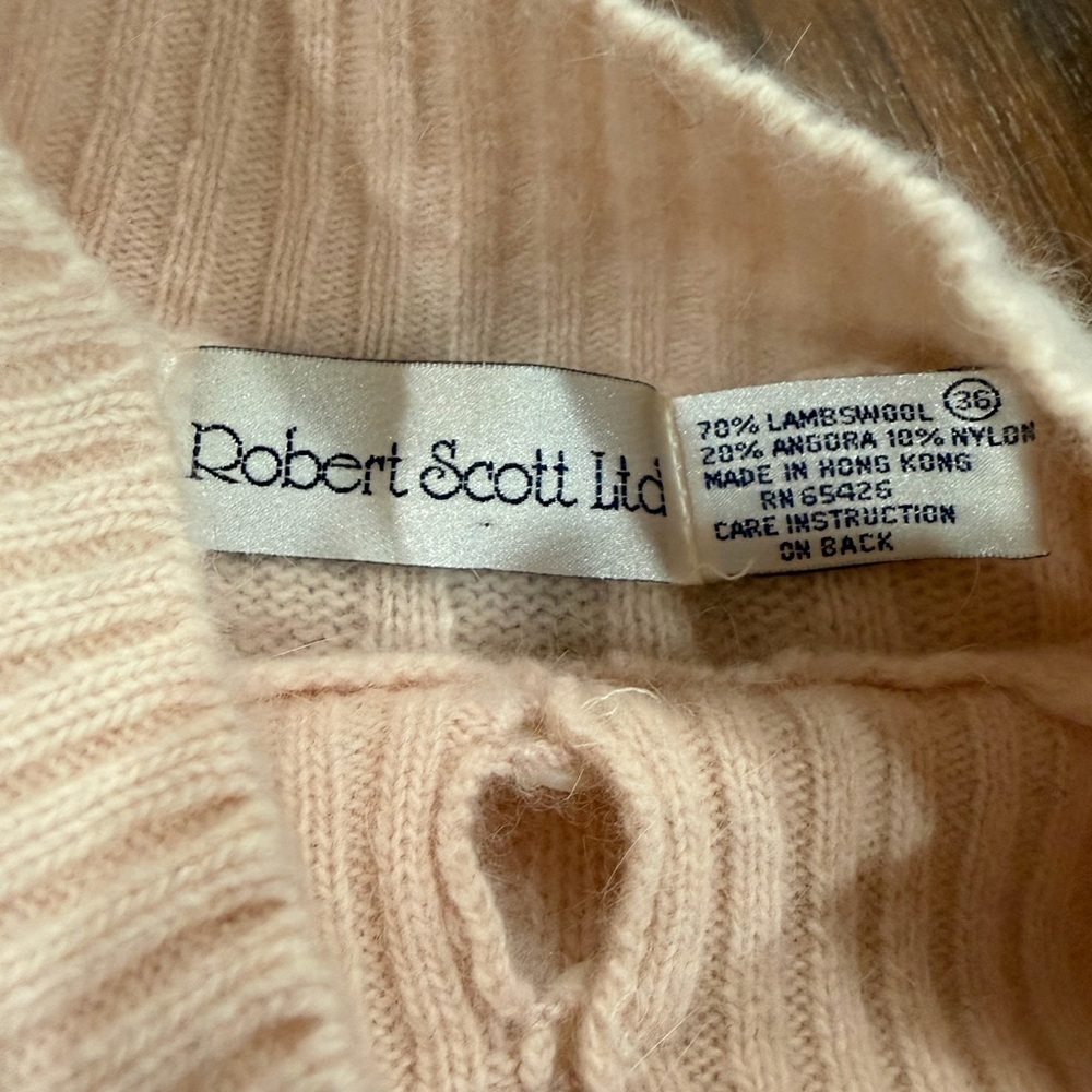 Vintage Robert Scott Ltd women's Lambswool Angora Sweater light pink Sz 36 (4-6) - Picture 3 of 9